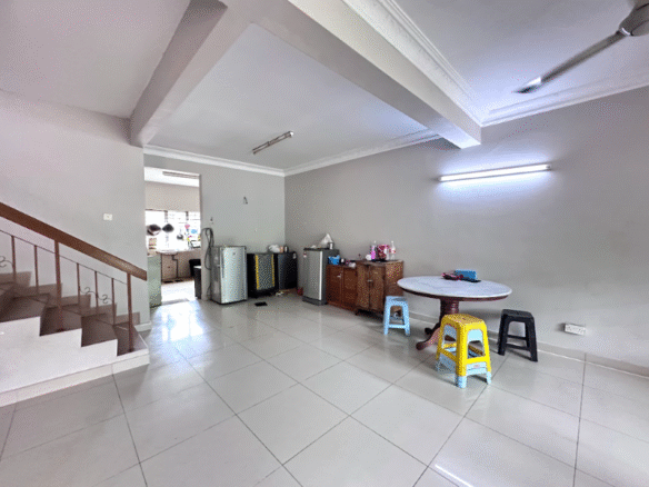 Puchong Utama - 2 story Corner House for sale