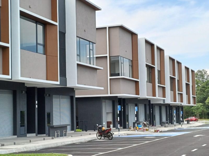 Jade Square 2 - the commercial phase within the Jade Hills Kajang