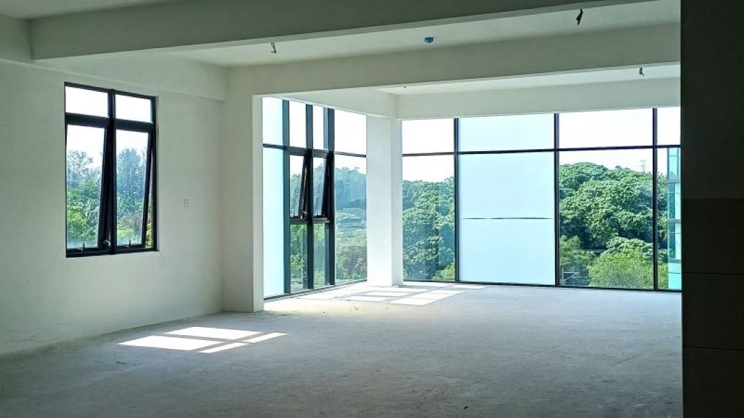 Novus Industrial Park - 4.5 story Semi-d Factory/ Warehouses