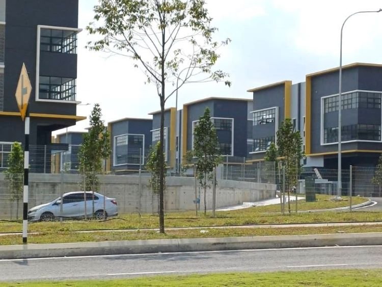 Semi d Factory For Sale - XME Business Park, Nilai