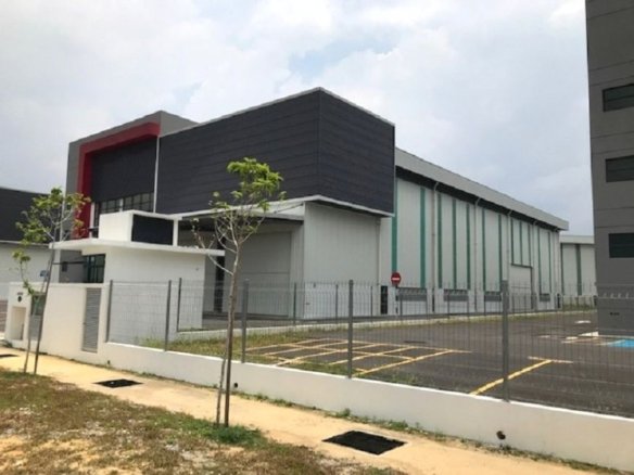 Modern Factory For Sale In Puchong - Secure & Accessible