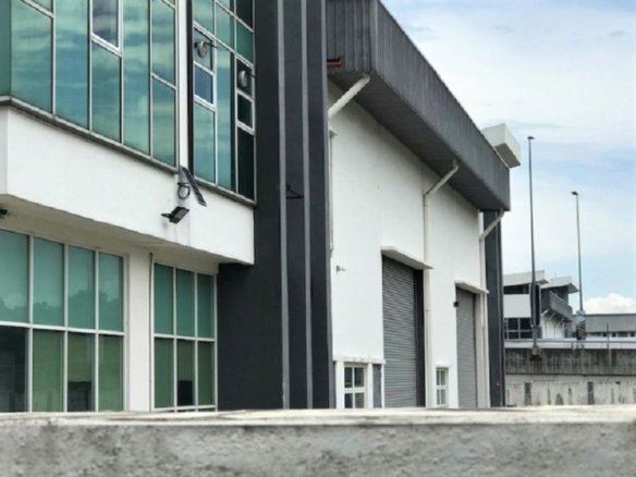 Semi-d Factory for Rent at Signature Industrial Park Lekas 18