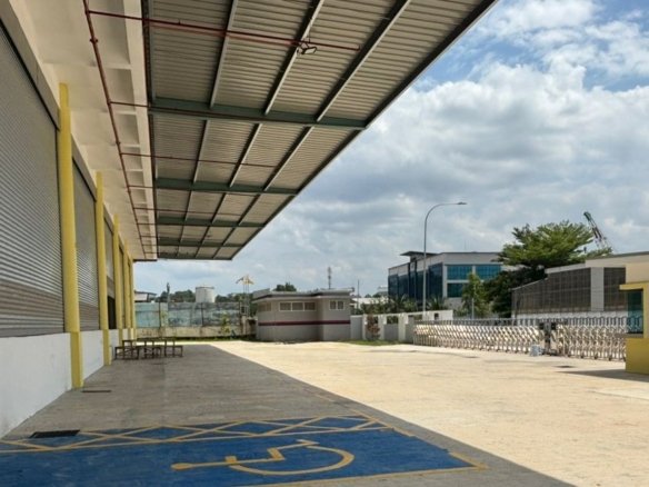 Balakong Factory for Rent - Factory with Loading Bay