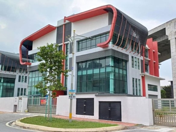 Kota Damansara Warehouse & Factory for Rent - Prime Location