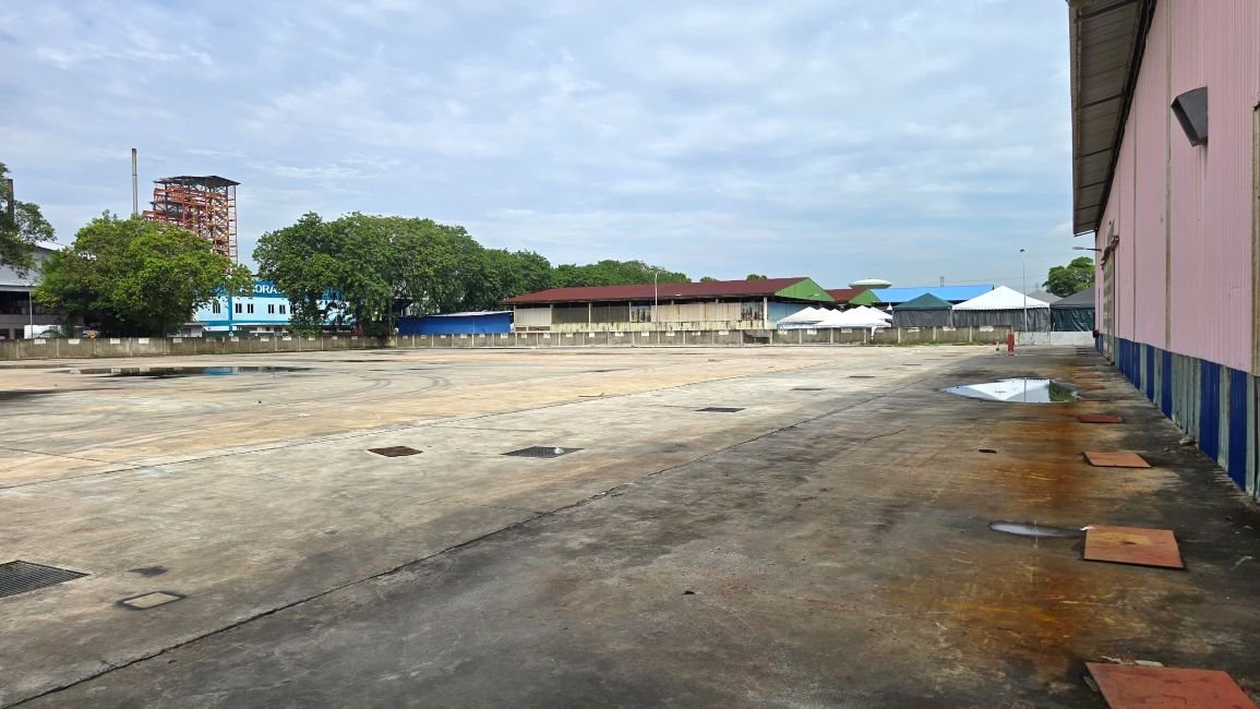 Banting Open Yard for rent, Selangor | Power Supply Available