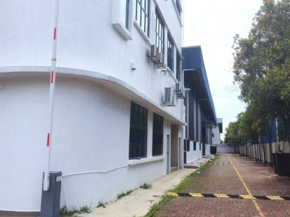 Detached Factory Cum Office for Rent in Puncak Alam, Selangor