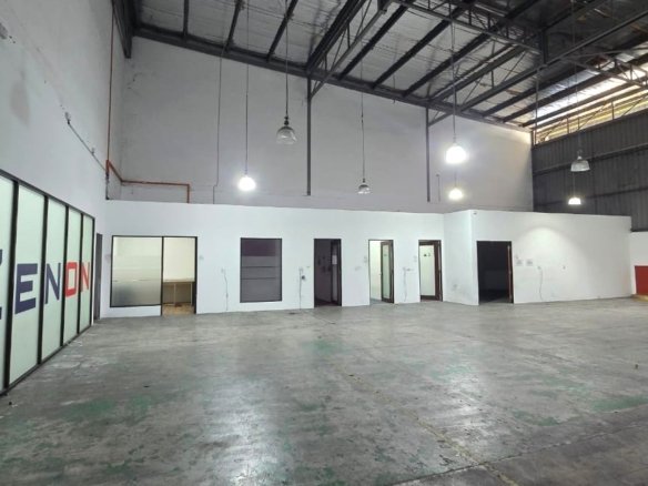 Semi-d Factory for Rent in Balakong Strategic Location Near KL