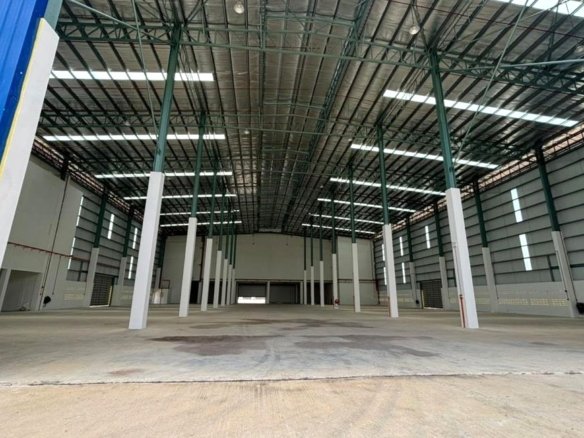 Warehouse for Rent in Balakong Selangor Detached, Loading Bay
