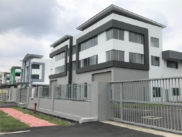 Semi d factory for Rent in Puchong | Spacious Industrial Layout