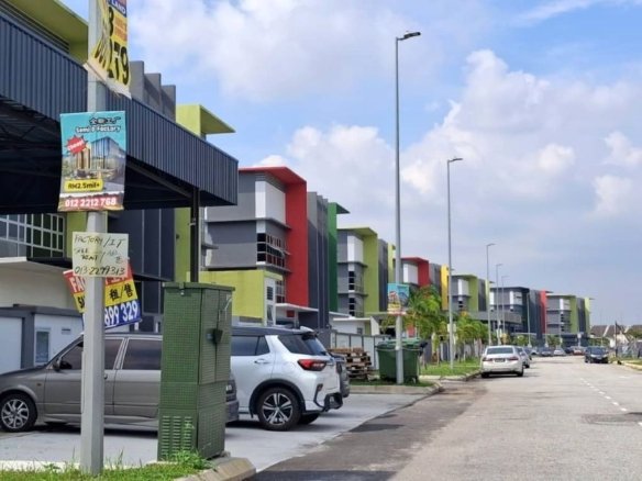 Semi-d Factory for Rent in Puchong 7585 sf Industrial Property