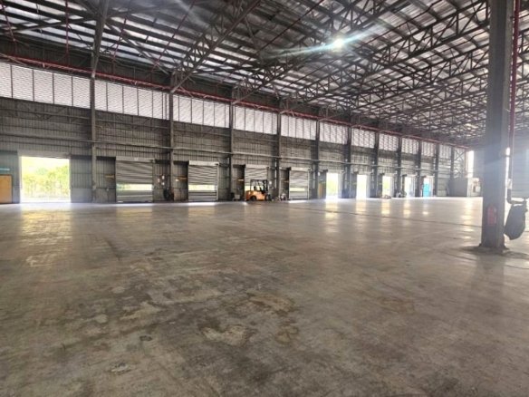 Detached Warehouse for Rent Puncak Alam with Loading Bay