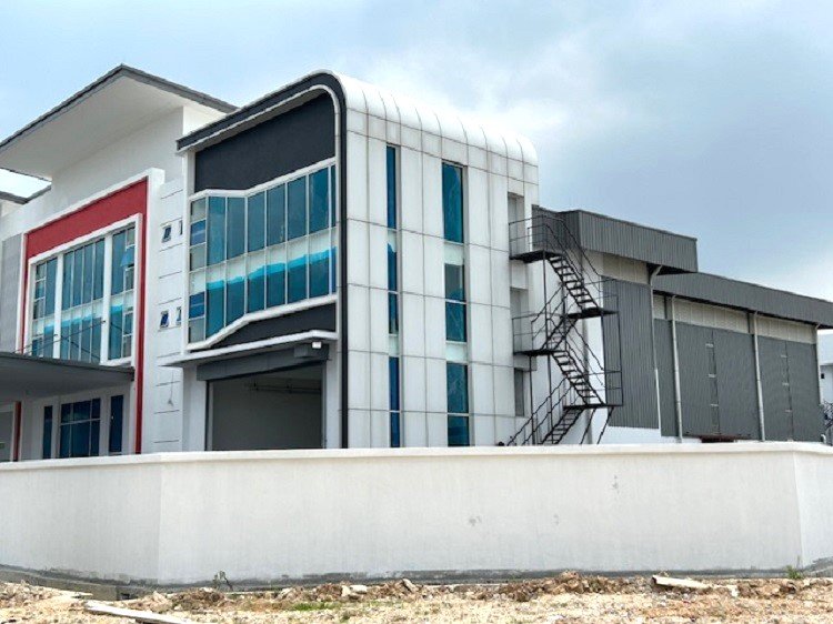 Semi d Factory for Rent Near KLIA Sepang 15,000 sq ft Build up