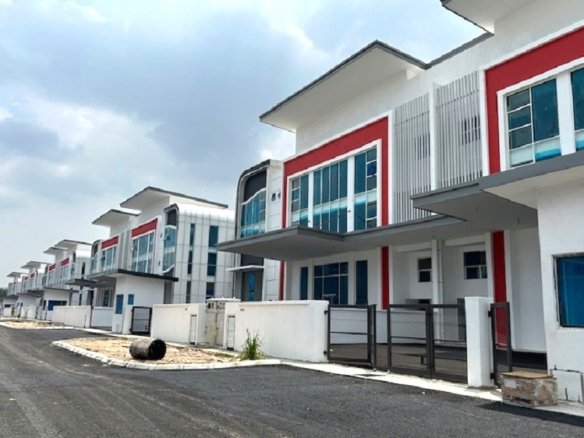 Semi d Factory for Rent Near KLIA Sepang 15,000 sq ft Build up