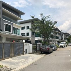 Akira Semi D house in Puchong, Selangor